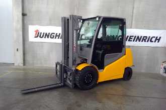 Muletto usato JUNGHEINRICH EFG 535kS G+ZVG 115 440 DZ ELEKTRO VIERRADFRONTSTAPLER (12976985) backdrop
