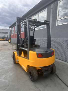 Muletto usato JUNGHEINRICH EFG 550 Baujahr 2010/ Stunden 20000 / Ohne Akku ELEKTRO VIERRADFRONTSTAPLER (13001084)