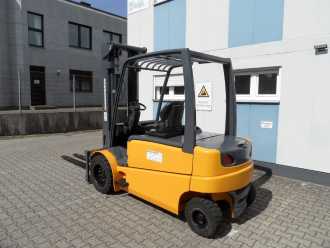 Muletto usato JUNGHEINRICH EFG 550 - Zinkenverstellgerät mit 2 m Gabeln ELEKTRO VIERRADFRONTSTAPLER (13065163)