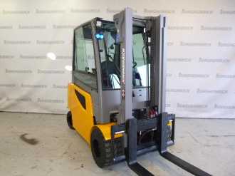 Muletto usato JUNGHEINRICH EFG S30 SP GE 115 310ZT ELEKTRO VIERRADFRONTSTAPLER (13064222) backdrop