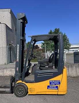 Muletto usato JUNGHEINRICH EFG216K ELEKTRO DREIRADFRONTSTAPLER (13039400)