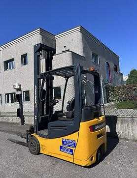 Muletto usato JUNGHEINRICH EFG216K ELEKTRO DREIRADFRONTSTAPLER (13039400)