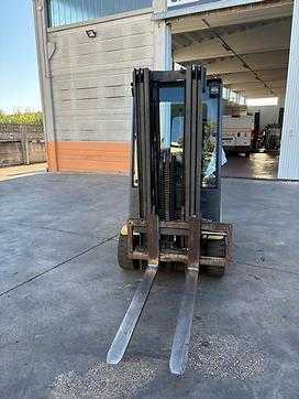 Muletto usato JUNGHEINRICH EFG220 ELEKTRO DREIRADFRONTSTAPLER (13073180) backdrop