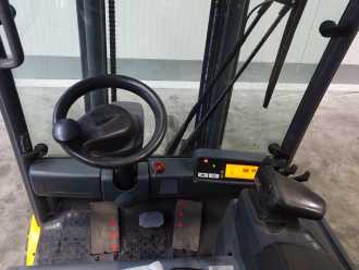 Muletto usato JUNGHEINRICH EFG320 ELEKTRO VIERRADFRONTSTAPLER (13055822)