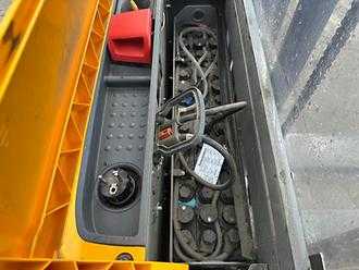 Muletto usato JUNGHEINRICH EJC 110 - 250ZT ELEKTRO HOCHHUBWAGENDEICHSEL (13067432)