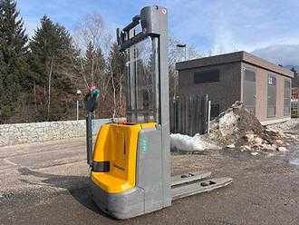 Muletto usato JUNGHEINRICH EJC 112 - 320ZZ ELEKTRO HOCHHUBWAGENDEICHSEL (13021378) backdrop