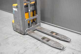 Muletto usato JUNGHEINRICH EJC 112 /58053/ ELEKTRO HOCHHUBKOMMISSIONIERER (13048549)