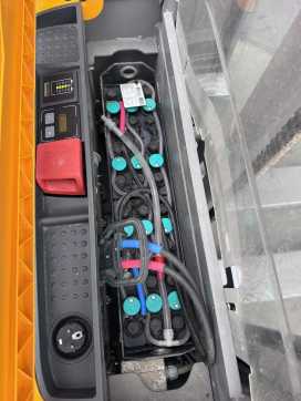 Muletto usato JUNGHEINRICH EJC 112 Baujahr 2016 HH 2,5M /4319 Std./ Akku 2021 ELEKTRO HOCHHUBWAGENDEICHSEL (13074909)