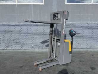 Muletto usato JUNGHEINRICH EJC 112RK Rampenhub Baujahr 2018 Hubhöhe 2,9M ELEKTRO HOCHHUBWAGENDEICHSEL (13074928)