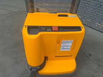 Muletto usato JUNGHEINRICH EJC 214 Baujahr 2017 HH 2700 Akku 2016 ELEKTRO HOCHHUBWAGENDEICHSEL (13056876)