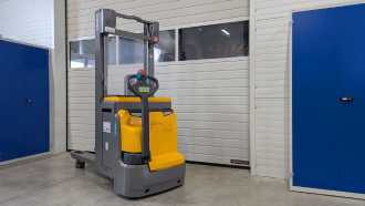 Muletto usato JUNGHEINRICH EJC 214z 290ZZ ELEKTRO HOCHHUBWAGENDEICHSEL (13037678) backdrop