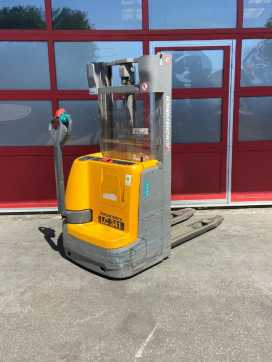 Muletto usato JUNGHEINRICH EJC112 ELEKTRO HOCHHUBWAGENDEICHSEL (13068771)