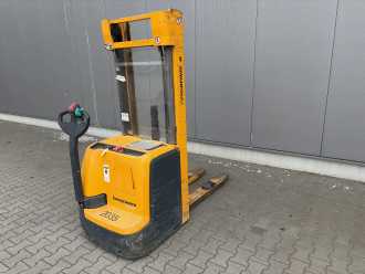 Muletto usato JUNGHEINRICH EJC214 ELEKTRO HOCHHUBWAGENDEICHSEL (13068233)