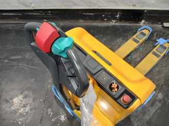 Muletto usato JUNGHEINRICH EJE 114 24 115 54 ELEKTRO NIEDERHUBWAGENDEICHSEL (13054986)