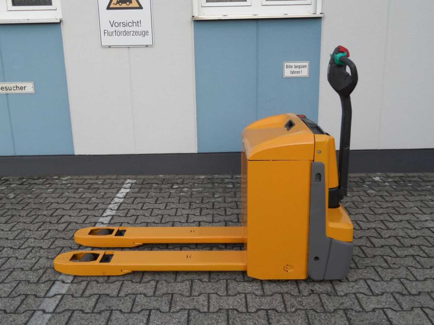 Muletto usato JUNGHEINRICH EJE 116 - Baujahr 2020 - wenig Stunden ELEKTRO NIEDERHUBWAGENDEICHSEL (13075477)