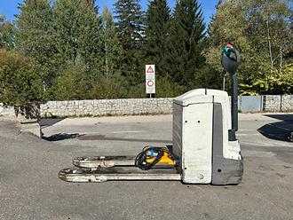 Muletto usato JUNGHEINRICH EJE 220 ELEKTRO NIEDERHUBWAGENDEICHSEL (13071452)
