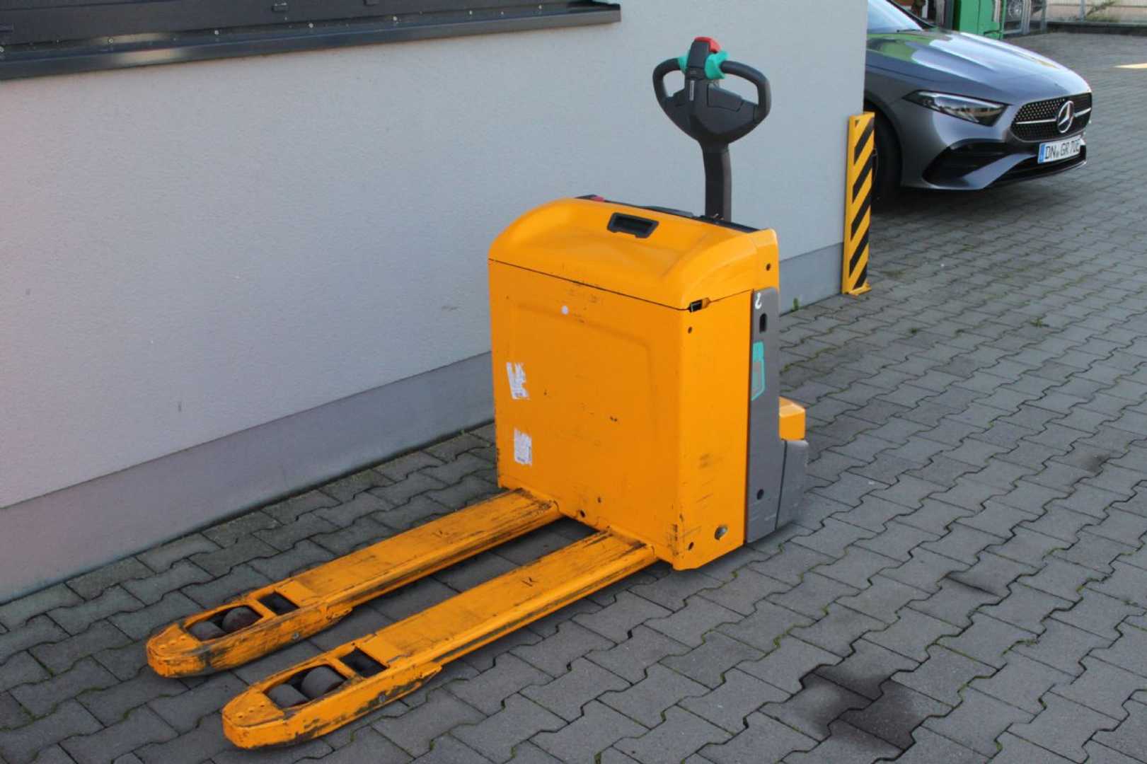 Muletto usato JUNGHEINRICH EJE 225 19 115 54 Li ELEKTRO NIEDERHUBWAGENDEICHSEL (13074242)