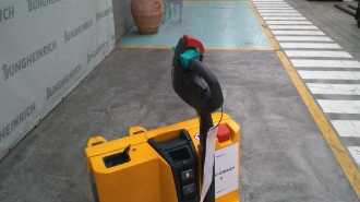 Muletto usato JUNGHEINRICH EJE EJE114i ELEKTRO NIEDERHUBWAGENDEICHSEL (13015319)