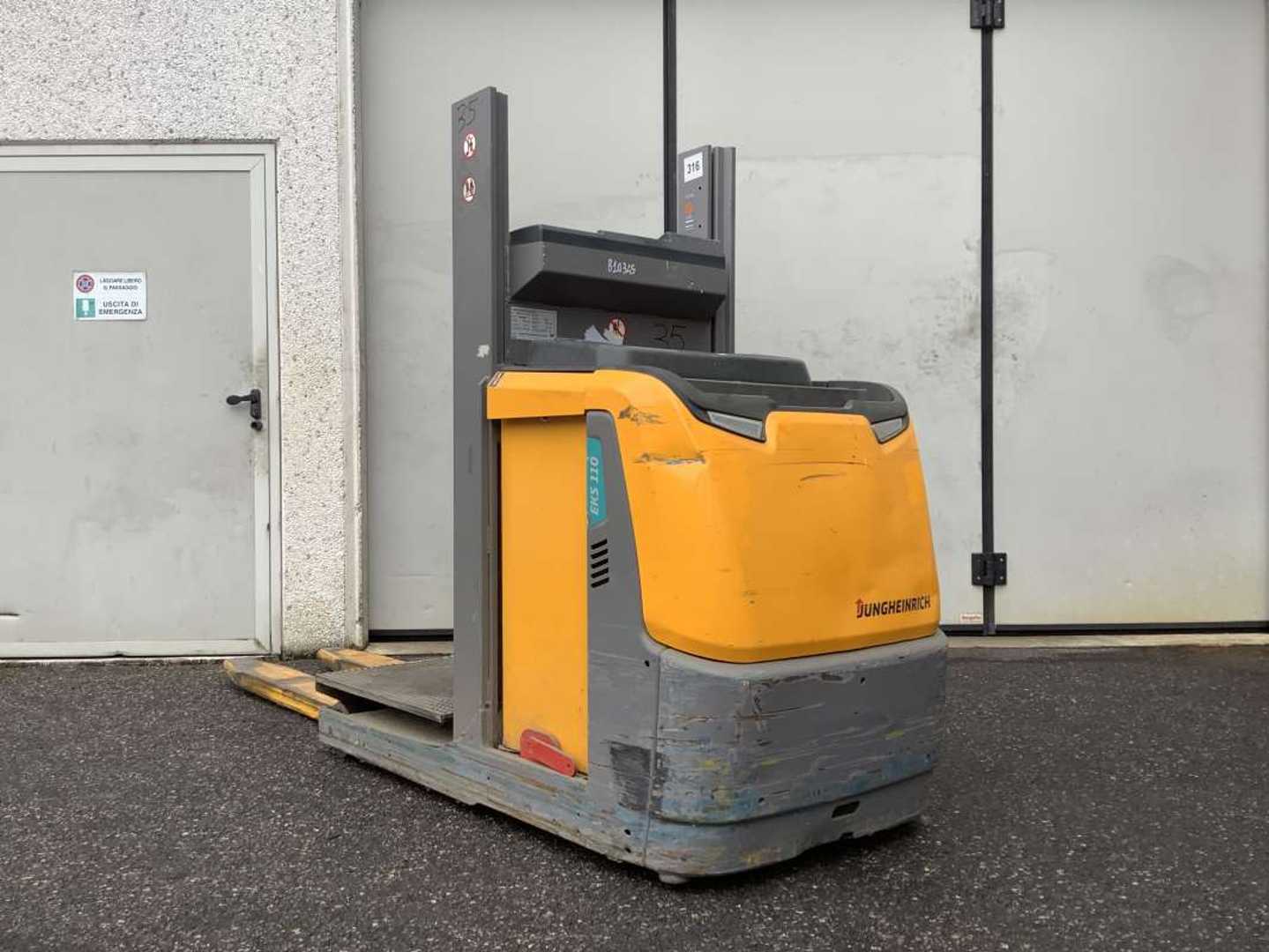 Muletto usato JUNGHEINRICH EKS 110 L 100 E ELEKTRO NIEDERHUBKOMMISSIONIERER (13064816)