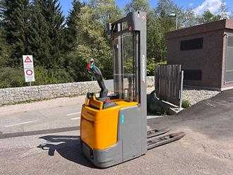 Muletto usato JUNGHEINRICH ERC 214 - 535DZ ELEKTRO HOCHHUBWAGENFAHRERSTAND (13062280) backdrop