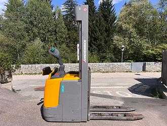 Muletto usato JUNGHEINRICH ERC 214 - 535DZ ELEKTRO HOCHHUBWAGENFAHRERSTAND (13062280)