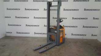 Muletto usato JUNGHEINRICH ERC 220 KP 115-354 ZT ELEKTRO HOCHHUBWAGENFAHRERSTAND (13046908) backdrop