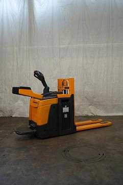 Muletto usato JUNGHEINRICH ERD 220 KLPF ELEKTRO HOCHHUBWAGENFAHRERSTAND (12935948)