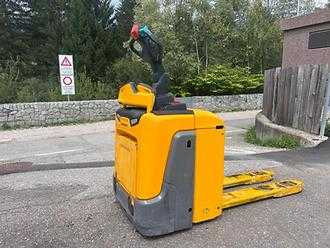 Muletto usato JUNGHEINRICH ERE 120 ELEKTRO NIEDERHUBWAGENFAHRERSTAND (13062826) backdrop
