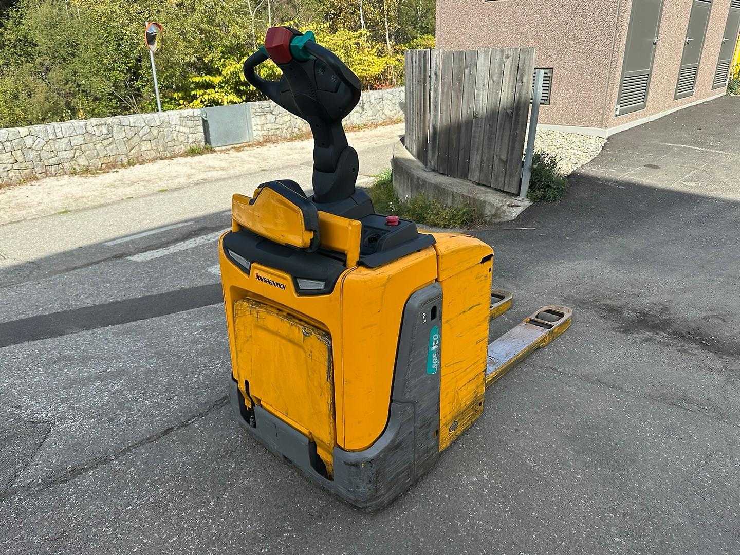 Muletto usato JUNGHEINRICH ERE 120 ELEKTRO NIEDERHUBWAGENFAHRERSTAND (13073104)