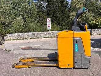 Muletto usato JUNGHEINRICH ERE 125 ELEKTRO NIEDERHUBWAGENFAHRERSTAND (13062594)