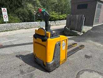 Muletto usato JUNGHEINRICH ERE 225 - 1600mm ELEKTRO NIEDERHUBWAGENFAHRERSTAND (13061153) backdrop