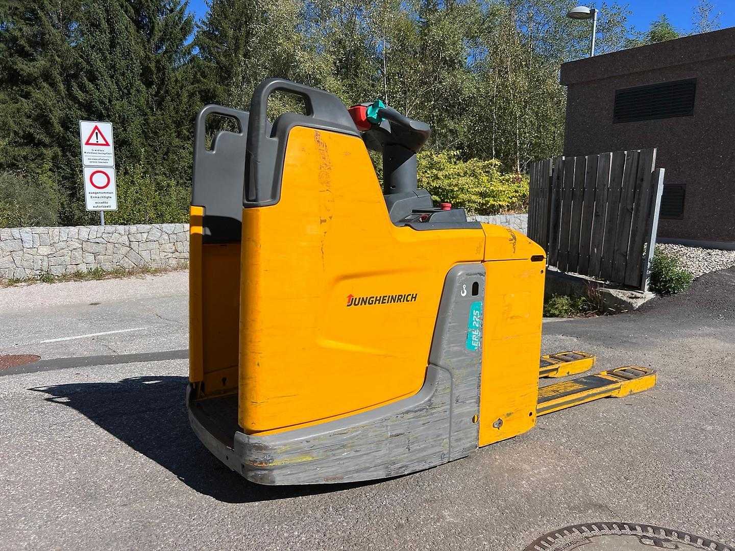 Muletto usato JUNGHEINRICH ERE 225 ELEKTRO NIEDERHUBWAGENFAHRERSTAND (13069118)