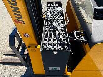 Muletto usato JUNGHEINRICH ETV 112 - 530DZ ELEKTRO SCHUBMASTSTAPLER (13073110)