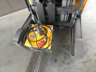 Muletto usato JUNGHEINRICH ETV 216 ELEKTRO SCHUBMASTSTAPLER (13076072)