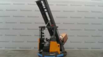 Muletto usato JUNGHEINRICH ETV 320i SP DL ZVG 100-1112DZ ELEKTRO SCHUBMASTSTAPLER (13064046) backdrop