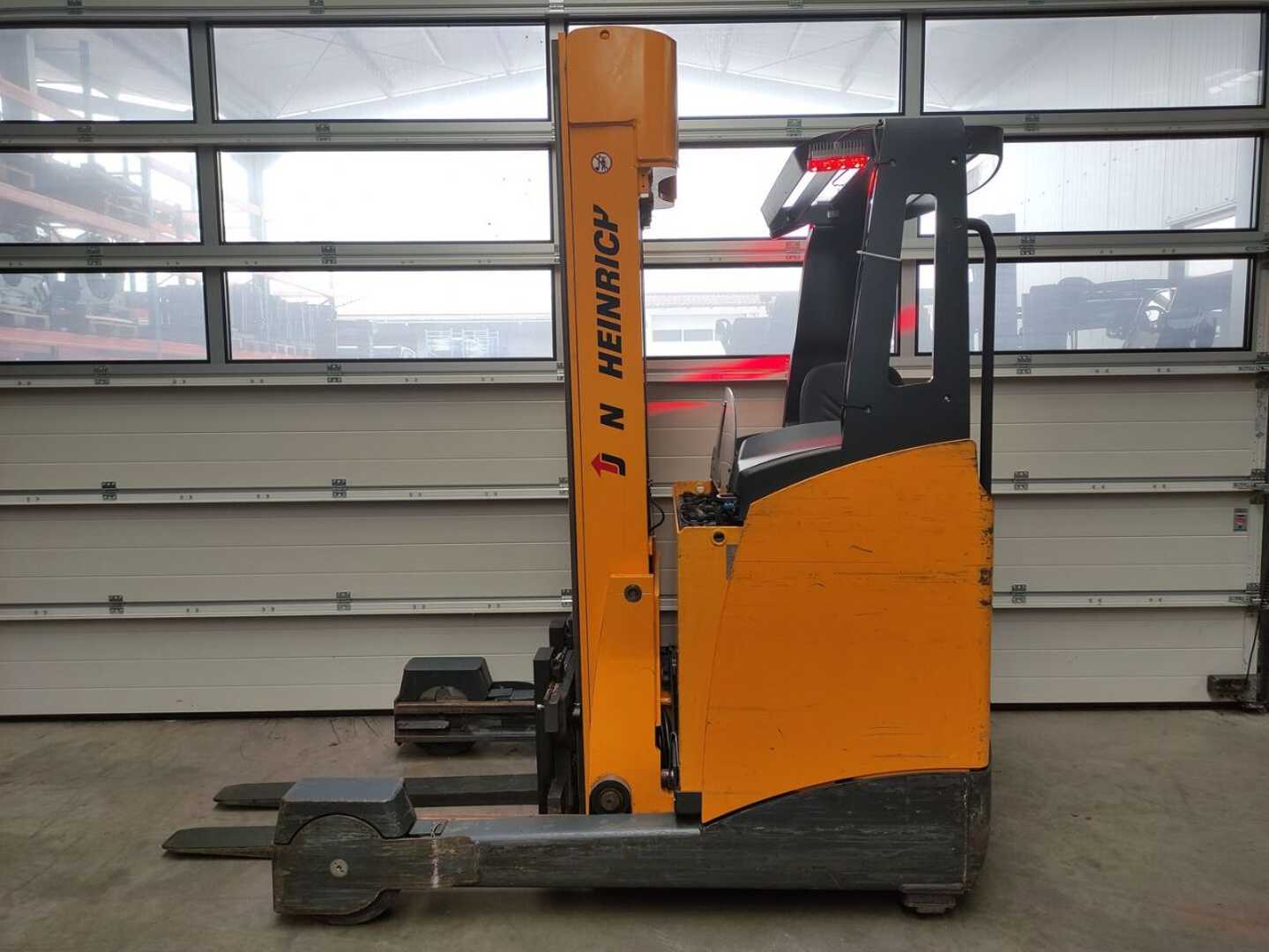 Muletto usato JUNGHEINRICH ETV325 ELEKTRO SCHUBMASTSTAPLER (13055824)