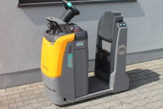 Muletto usato JUNGHEINRICH EZS 130 ELEKTRO SCHLEPPER (13005007) backdrop