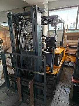 Muletto usato KOMATSU FB20EXL-5 ELEKTRO VIERRADFRONTSTAPLER (12945709)