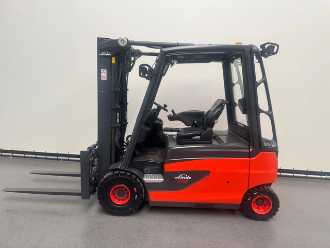 Muletto usato LINDE 387 E 25 L-01. Inclusief nieuwe accu ELEKTRO VIERRADFRONTSTAPLER (13039995) backdrop