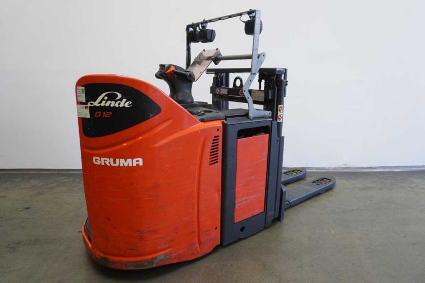 Muletto usato LINDE D 12 SP 133 ELEKTRO HOCHHUBWAGENFAHRERSTAND (13069279)
