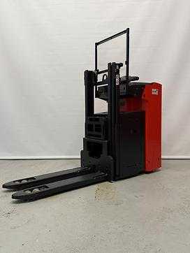 Muletto usato LINDE D12 SF - 770mm ELEKTRO HOCHHUBWAGENFAHRERSTAND (12873411) backdrop