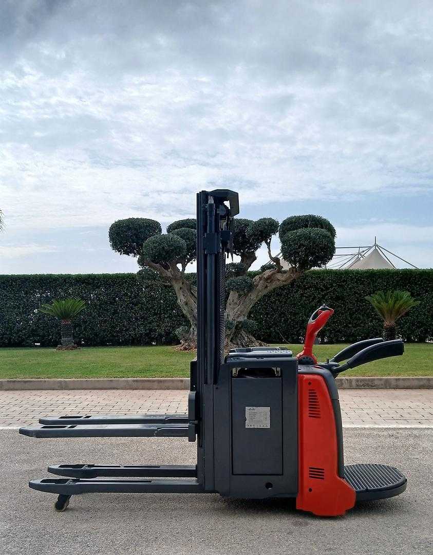 Muletto usato LINDE D12AP-133 ELEKTRO HOCHHUBWAGENFAHRERSTAND (12913547)