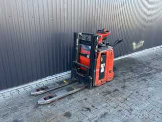 Muletto usato LINDE D12AP ELEKTRO HOCHHUBWAGENFAHRERSTAND (13074213) backdrop