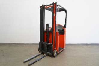 Muletto usato LINDE E 10 334 ELEKTRO DREIRADFRONTSTAPLER (13066861) backdrop
