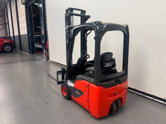 Muletto usato LINDE E 12-02 ELEKTRO VIERRADFRONTSTAPLER (13071649)