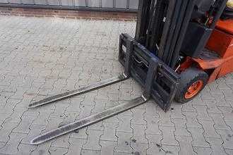 Muletto usato LINDE E 12Z-02 - Triplex ELEKTRO VIERRADFRONTSTAPLER (12880429)