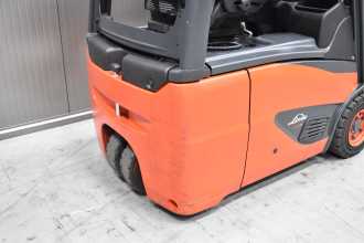 Muletto usato LINDE E 14 - 02 /58593/ ELEKTRO DREIRADFRONTSTAPLER (13074555)