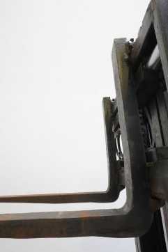 Muletto usato LINDE E 16 EVO 386-02 ELEKTRO DREIRADFRONTSTAPLER (13068349)