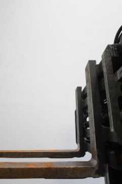 Muletto usato LINDE E 16 EVO 386-02 ELEKTRO DREIRADFRONTSTAPLER (13074280)