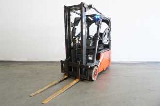 Muletto usato LINDE E 16 L 386 ELEKTRO DREIRADFRONTSTAPLER (13074023) backdrop